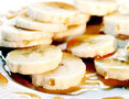 Banane u sirupu od meda bagrema s bademima